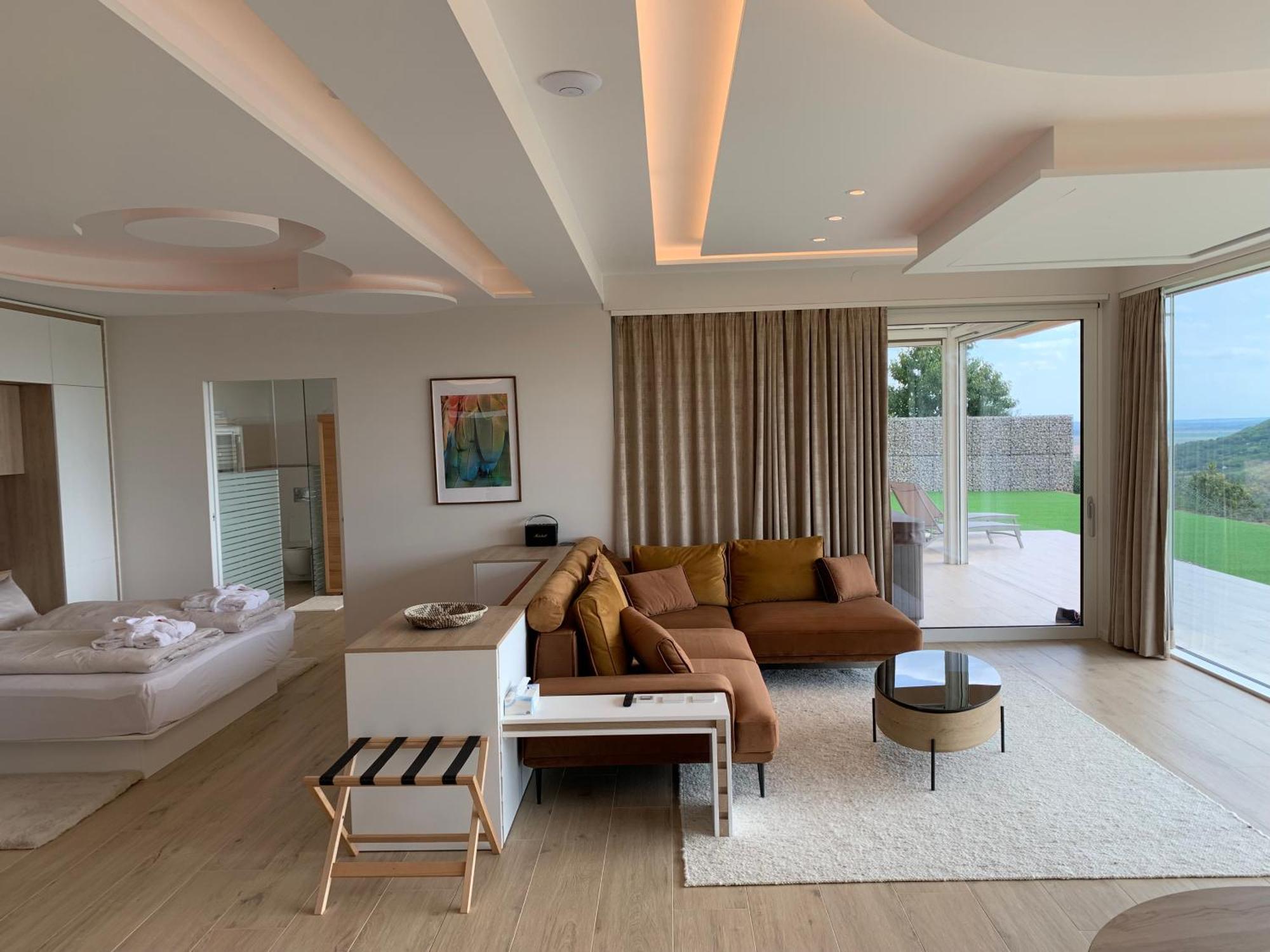 Sxrd Luxus Apartmanok Szekszárd الغرفة الصورة